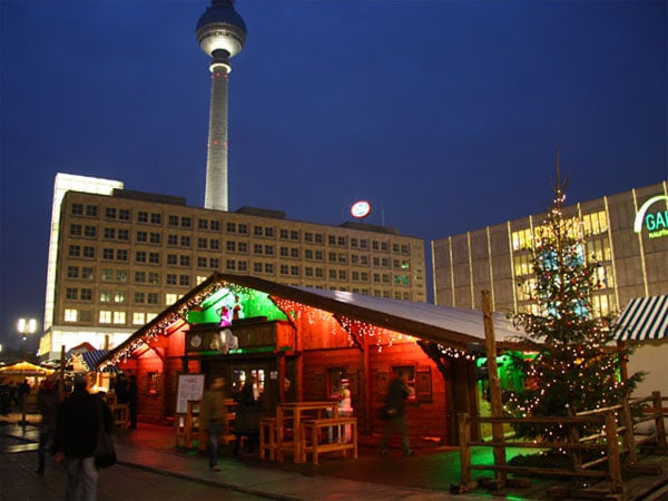 Weihnachtsmarkt auf dem Alexanderplatz Berlin