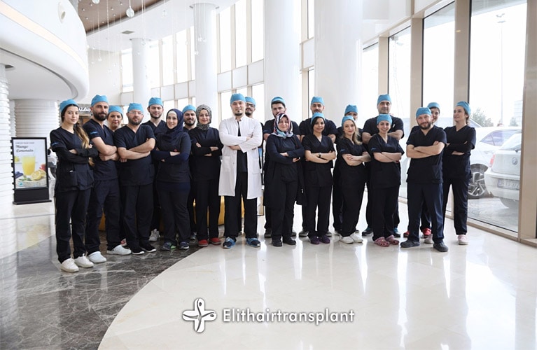 Dr. Balwi und sein Team
