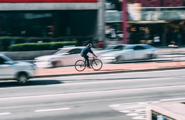 Mit dem Fahrrad durch die Stadt